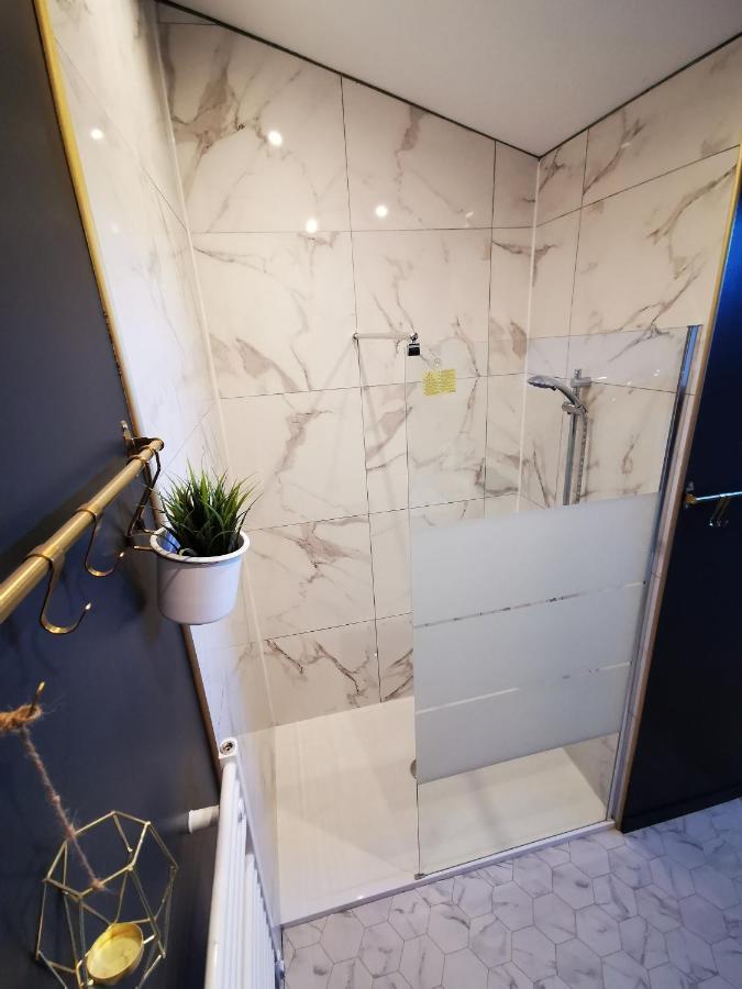 Appartement Neuf Climatise Sous Les Toits La Roche-Chalais Dış mekan fotoğraf